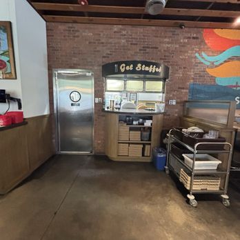 Zachary's Chicago Pizza - Interior - Pizza Near Me - Livermore, California