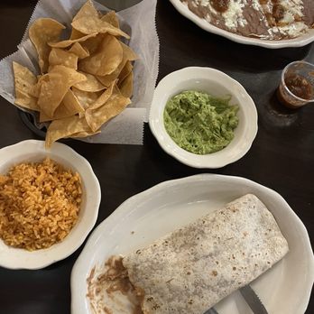 Sal’s Mexican Restaurants - Bean and Cheese Burrito, guacamole, rice - Mexican Near Me - Selma, California