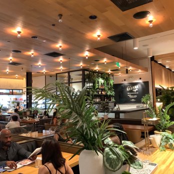 Earls Kitchen + Bar - Earl's Inside - New American Near Me - Miami, Florida