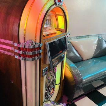 Beeps Diner - Diners Near Me - Simi Valley, California Beeps Diner - Diners Near Me - Simi Valley, California
