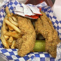 LDB'S Cookhouse - Catfish Basket