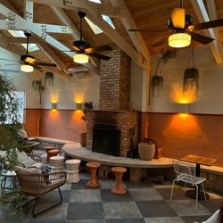 The Hi-Lo - Me of the interior seating areas