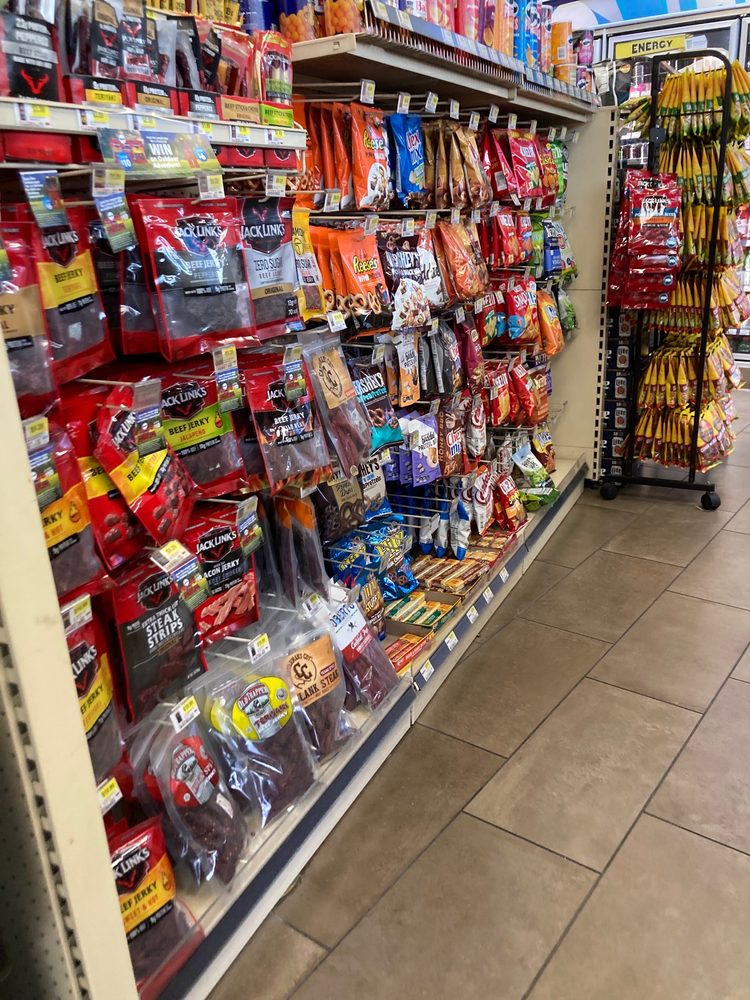 ARCO Updated August 2024 14 Photos & 40 Reviews 15700 Valley View Ave, La Mirada