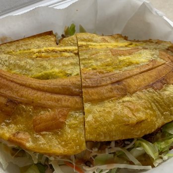 El Arepaso Venezuelan Cafe - Patacon with beef - Venezuelan Near Me - Tulsa, Oklahoma El Arepaso Venezuelan Cafe - Patacon with beef - Venezuelan Near Me - Tulsa, Oklahoma