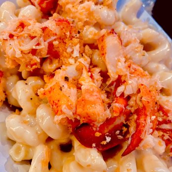 Boxi Park - Lobster Mac & Cheese - Bars Near Me - Orlando, Florida