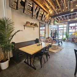 Caffeina Kitchen - I love how big and bright this place is