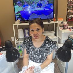 Nails By Kim Vo - Kim performing her magic.