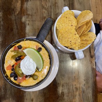 Harriet's - Nachos. You can dip, or ask for a plate like we did and dump it over. - Pizza Near Me - Hardin, Montana Harriet's - Nachos. You can dip, or ask for a plate like we did and dump it over. - Pizza Near Me - Hardin, Montana