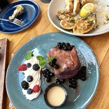 Traveler's Table - Hawaiian Pancakes - Cocktail Bars Near Me - Houston, Texas