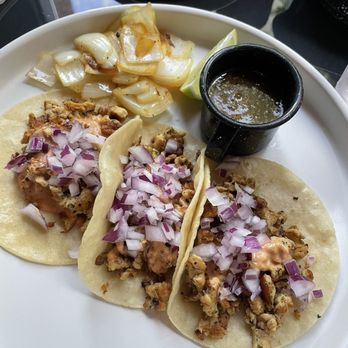 La Mala Mexican Inspired Cocktails - Tacos de pollo - Cocktail Bars Near Me - Durham, North Carolina