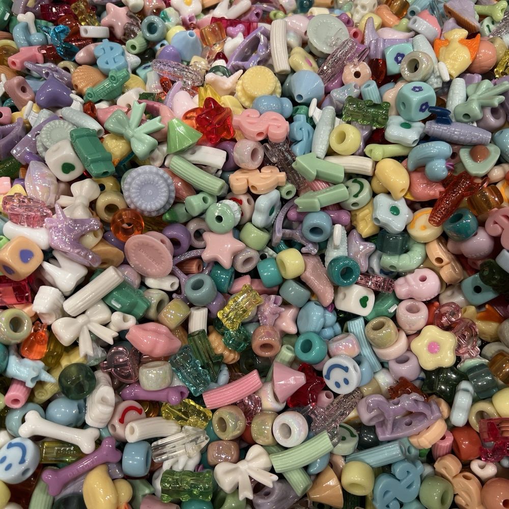 Salon 94 - Beads in the ceramic shallow pool - room 2 - Art Galleries Near Me - New York, New York