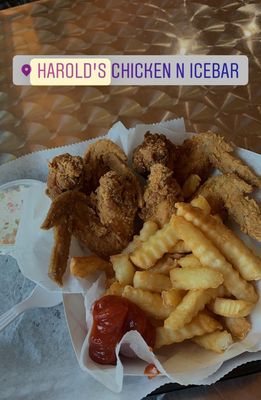 Harold's Chicken & Ice Bar by null