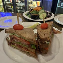 Cricket's Bar & Grill
