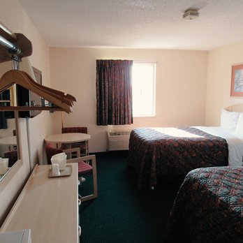Heritage Place Inn - full view of room - Hotels Near Me - Markle, Indiana