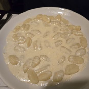 Fratellino's Italian Restaurant - Gnocchi w/Alfredo Sauce - Italian Near Me - Brea, California Fratellino's Italian Restaurant - Gnocchi w/Alfredo Sauce - Italian Near Me - Brea, California