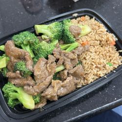 China Wok - C12. Beef with Broccoli