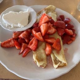 Fresh Strawberry Crepes