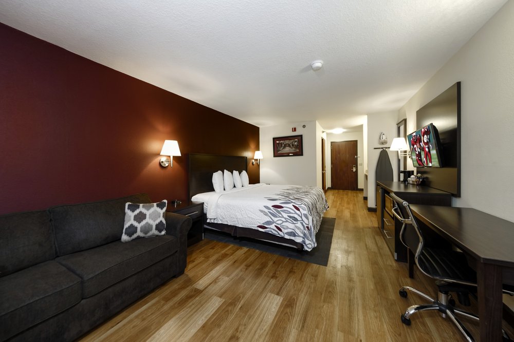 RED ROOF INN OSAGE BEACH - LAKE OF THE OZARKS - Updated December 2024