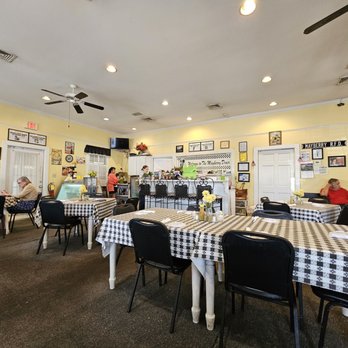 The Canterbury Kitchen - people sitting at tables - Diners Near Me - Albany, Georgia The Canterbury Kitchen - people sitting at tables - Diners Near Me - Albany, Georgia