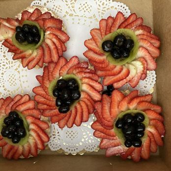 Maria's Gourmet Pastries - Fruit Tart - Bakeries Near Me - El Sobrante, California