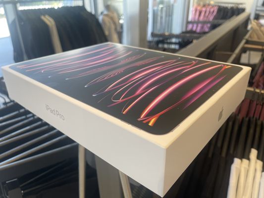 Apple Leawood by null