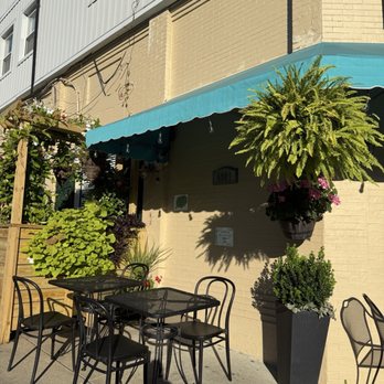 Smiling Banana Leaf - Exterior - Thai Near Me - Pittsburgh, Pennsylvania