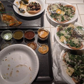 El Sabor De Michoacan - 18 tacos; 3 asada, pollo, adobado, cabeza, carnitas, tripa.  10 cups with at least one of each sauce. - Food Trucks Near Me - Fresno, California