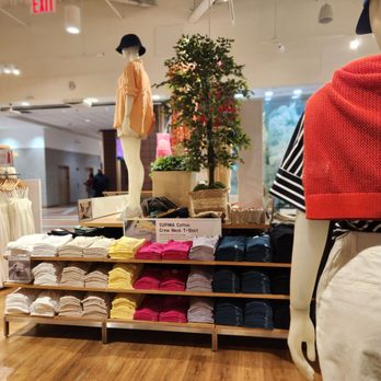 UNIQLO - April 2023 and Spring is in at UNIQLO! - Women's Clothing Near Me - Brooklyn, New York UNIQLO - April 2023 and Spring is in at UNIQLO! - Women's Clothing Near Me - Brooklyn, New York