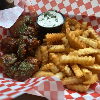 The Blok Bar - Vegan 6 wings - Bars Near Me - Oklahoma City, Oklahoma