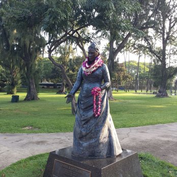 Queen Kapi'olani Statue - Good morning! - Public Art Near Me - Honolulu, Hawaii