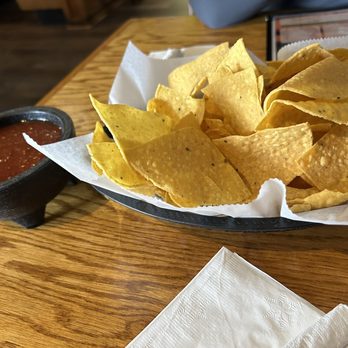 El Barril Mexican Grill - Chips and salsa - Mexican Near Me - Maryville, Tennessee