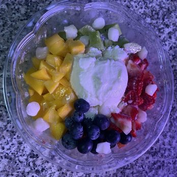Mochi Mochi Cafe - Fruit bingsoo (with ice cream in the middle instead of red beans, since I'm not a fan of red bean) - Cafes Near Me - Fort Lee, New Jersey Mochi Mochi Cafe - Fruit bingsoo (with ice cream in the middle instead of red beans, since I'm not a fan of red bean) - Cafes Near Me - Fort Lee, New Jersey