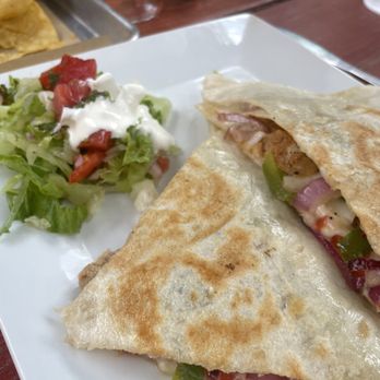 El Carajillo - Chicken Quesadilla - Mexican Near Me - Columbus, Ohio