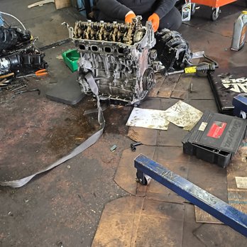 United States Mechanics - Preping engine for install - Auto Repair Near Me - Cicero, Illinois United States Mechanics - Preping engine for install - Auto Repair Near Me - Cicero, Illinois