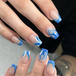 V Nails