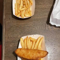 Kozys Southbay In and Out - Fish and chip and a side of garlic fries.