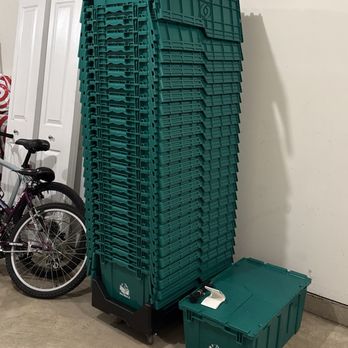 Eco-Box it - Boxes dropped off to our garage - Movers Near Me Eco-Box it - Boxes dropped off to our garage - Movers Near Me