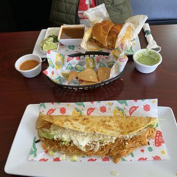 El Chapulin Mexican Restaurant - Birria Torta Con Consome Chips and salsa Tinga de Pollo quesadilla - Mexican Near Me - Upper Darby, Pennsylvania El Chapulin Mexican Restaurant - Birria Torta Con Consome Chips and salsa Tinga de Pollo quesadilla - Mexican Near Me - Upper Darby, Pennsylvania