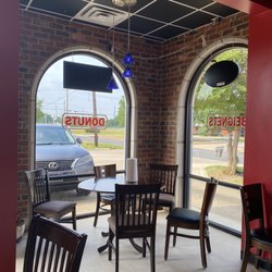 Donuts Coffee & More - Sitting area inside