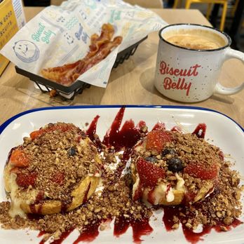 Biscuit Belly - St Matthews - The Love Shack, side of bacon, and a dirty chai latte - Breakfast & Brunch Near Me - Louisville, Kentucky Biscuit Belly - St Matthews - The Love Shack, side of bacon, and a dirty chai latte - Breakfast & Brunch Near Me - Louisville, Kentucky