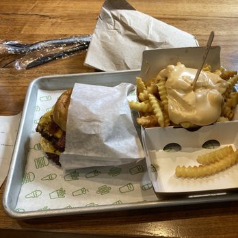 Shake Shack Short North - Fast Food Near Me - Columbus, Ohio