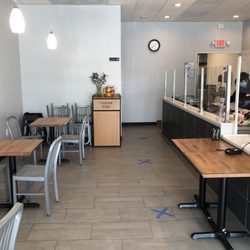 Mama Poke Bowl - Inside
