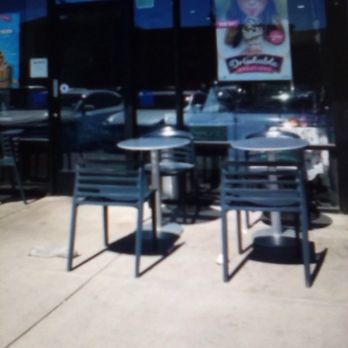 Yogurtland - their outside seating with few tables & chairs. - Ice Cream & Frozen Yogurt Near Me - North Hollywood, California Yogurtland - their outside seating with few tables & chairs. - Ice Cream & Frozen Yogurt Near Me - North Hollywood, California