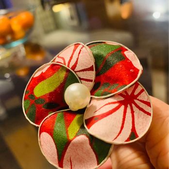 Aloha Sitters - Flower making kids love it and I enjoy showing them - Child Care & Day Care Near Me Aloha Sitters - Flower making kids love it and I enjoy showing them - Child Care & Day Care Near Me