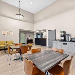Super 8 by Wyndham Watertown WI - Breakfast Area