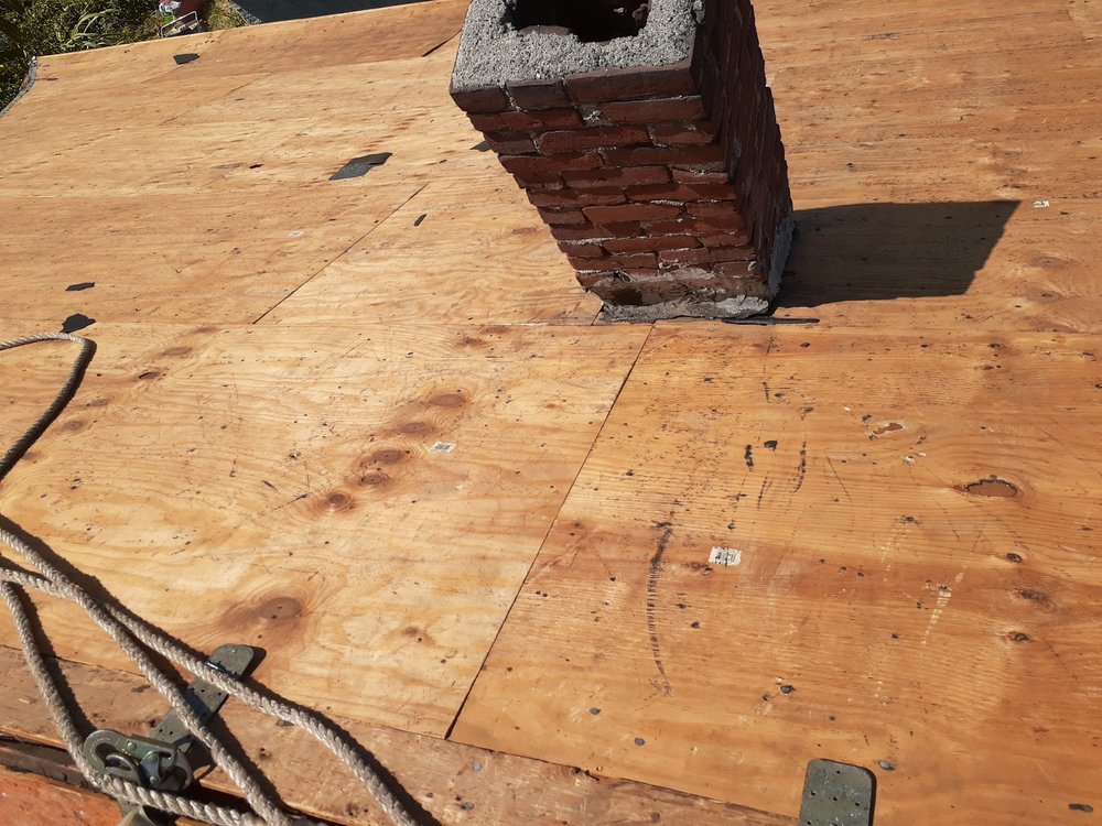 Slide of A Gutierrez Roofing