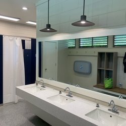 Hallowell Pool - Clean shower rooms. Friendly helpful staff work at this pool.