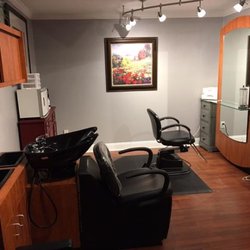 Rusty's Hair Salon - Salon Stylist Area and Shampoo Area