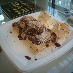 Waffle Cafe - Waffle with sweet stuff.