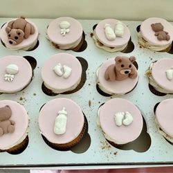 Pastry Atelier PQ - One dozen cupcakes - Strawberry Cheesecake